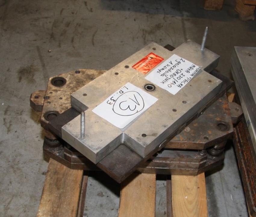 Plastic processing machines for plastic dishes-1